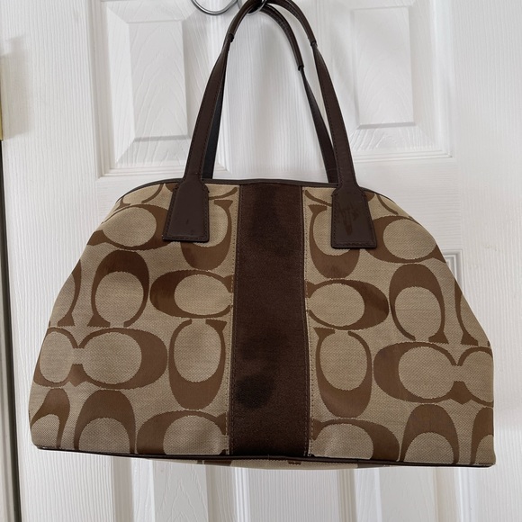 GUC,  Coach Large Brown 'C' Hand Bag, very spacious! - Picture 2 of 12